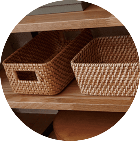 置く物のサイズにあわせて棚を置く高さを変える