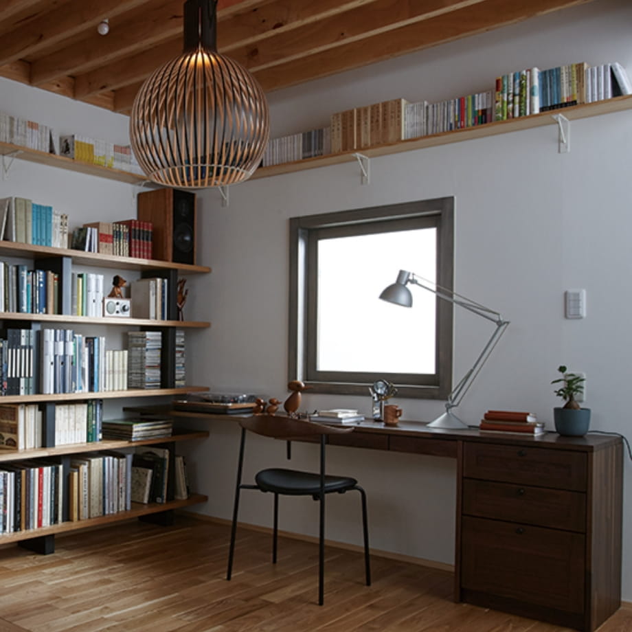 部屋の一角を家中オフィスへ