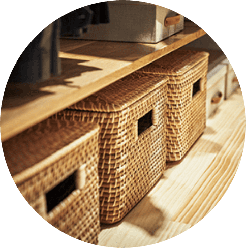 見た目を悪くする細々とした衣類はハコやカゴへ